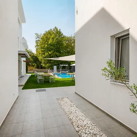 Aristi House