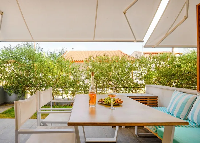 Aristi House Апартаменты